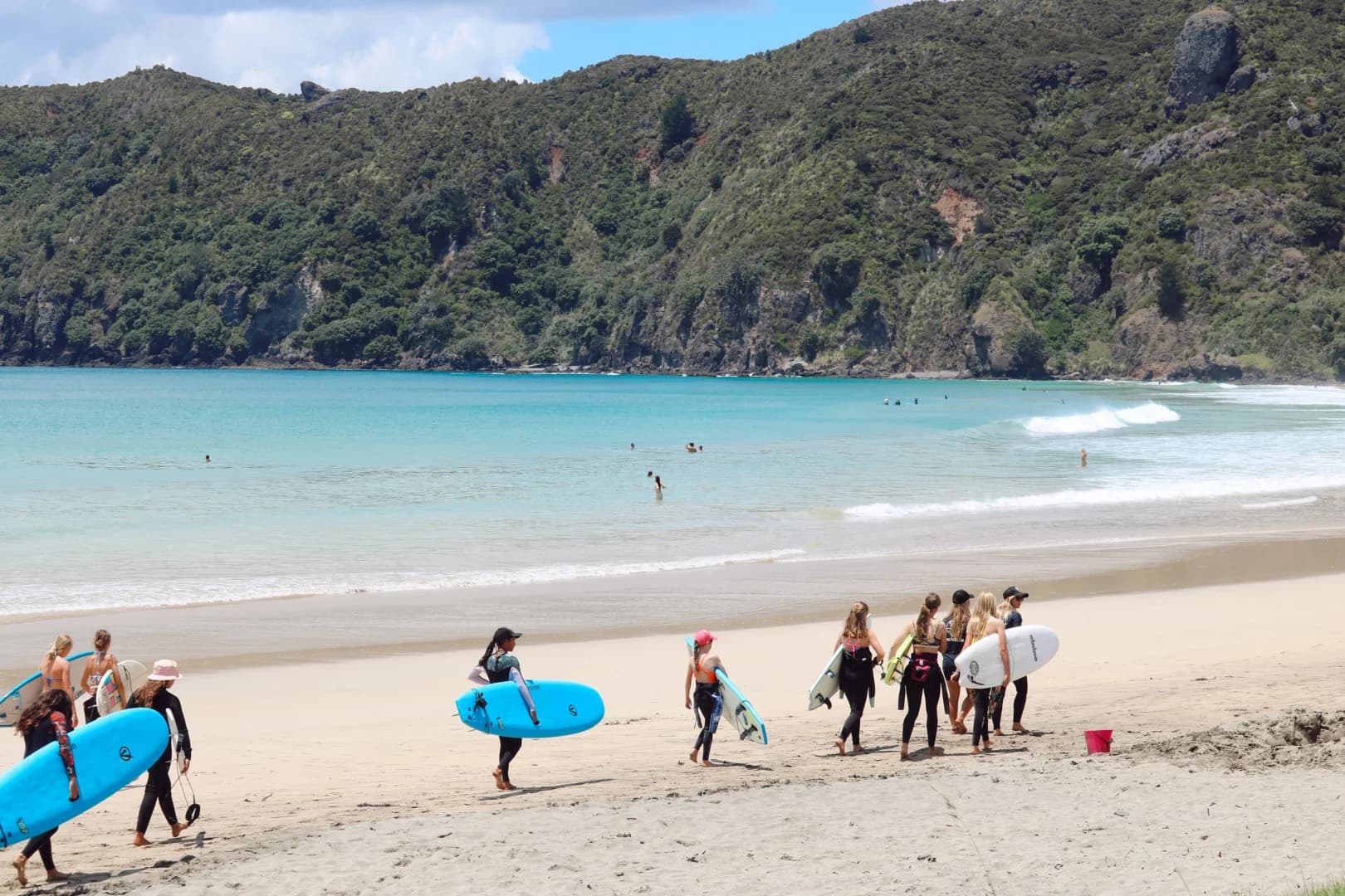 Sky's Girls Surf Camp